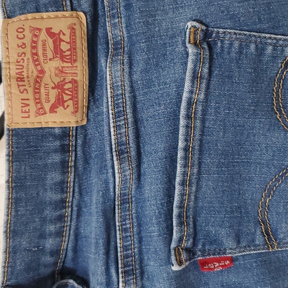Levi's - Picture 4 of 4